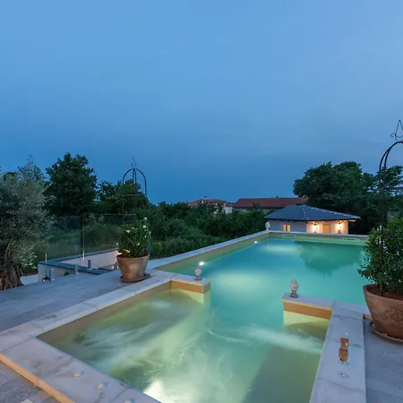 Sienna Villa *